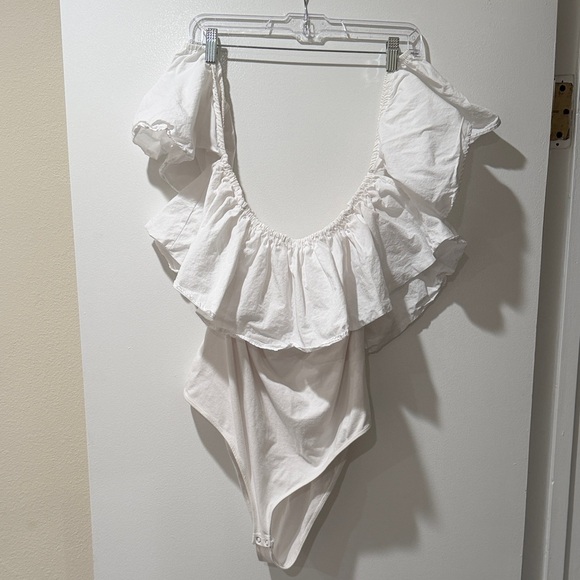 JustFab Ivory Ruffled Top - Picture 3 of 7